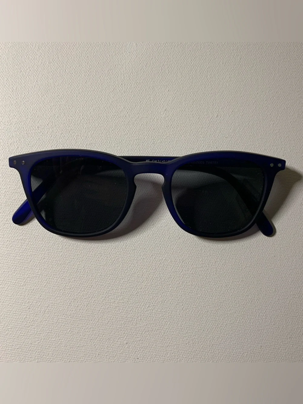 NEW IN BOX Izipizi Paris Midnight Blue cat 3 Sunglasses